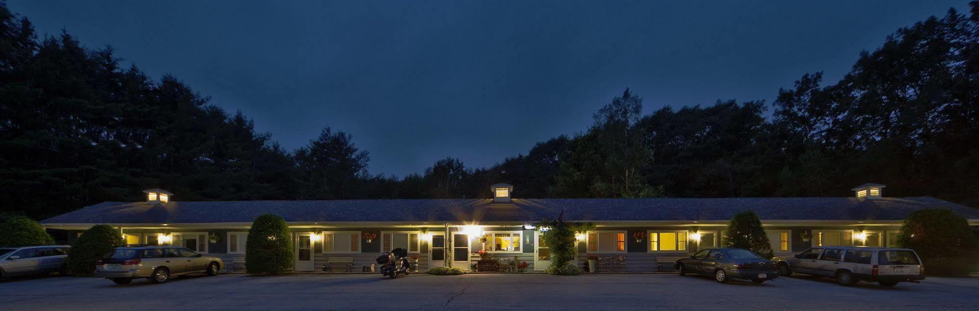 Governor'S Rock Motel Shaftsbury Exterior photo